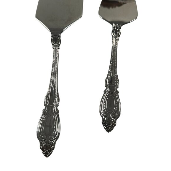 Reed & Barton GWYNETH Stainless Steel Pie Server and Lasagna Server Set of 2 - Picture 4 of 9